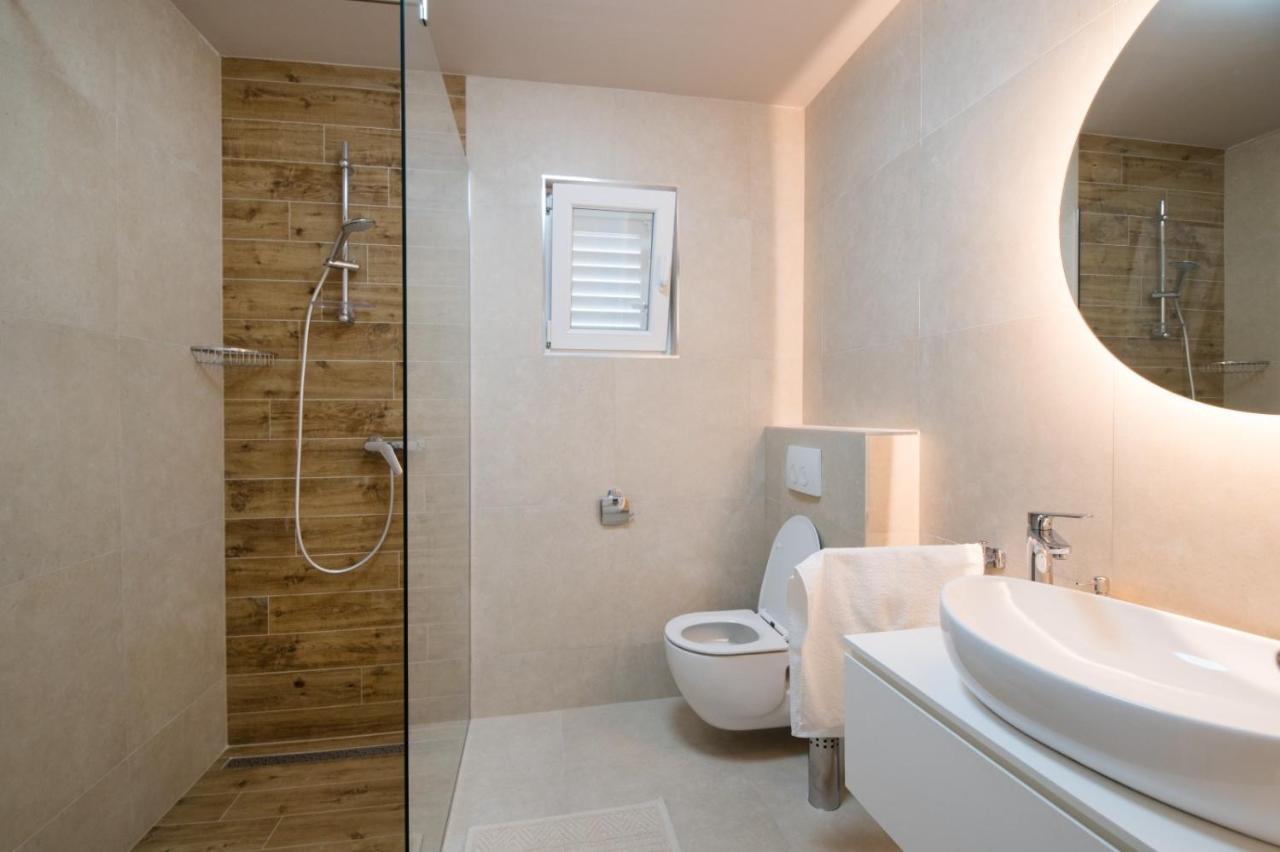 Brand New Aparment With Sea View & Swimming Pool At Ciovo - Villa Fiorentini Trogir Exterior foto