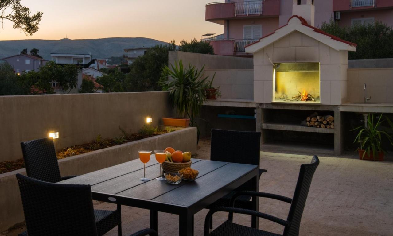 Brand New Aparment With Sea View & Swimming Pool At Ciovo - Villa Fiorentini Trogir Exterior foto